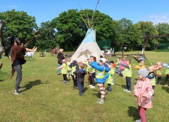 Grafika 36: Wycieczka do Runowa