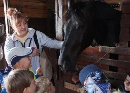 Grafika 41: Wycieczka do Runowa