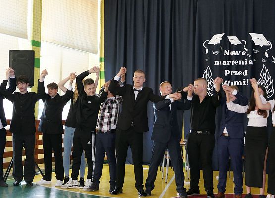 Zakończenie roku szkolnego klasy ósmej w Garczegorzu 2024 rok.