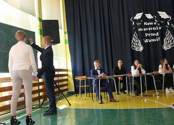 Grafika 24: Pożegnianie klasy ósmej