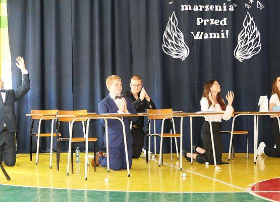 Grafika 28: Pożegnianie klasy ósmej