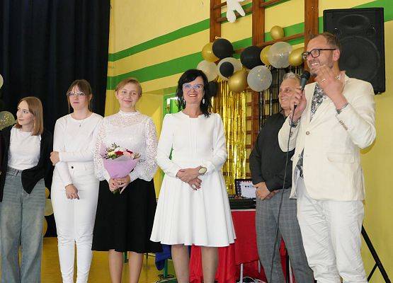 Grafika 34: Pożegnianie klasy ósmej