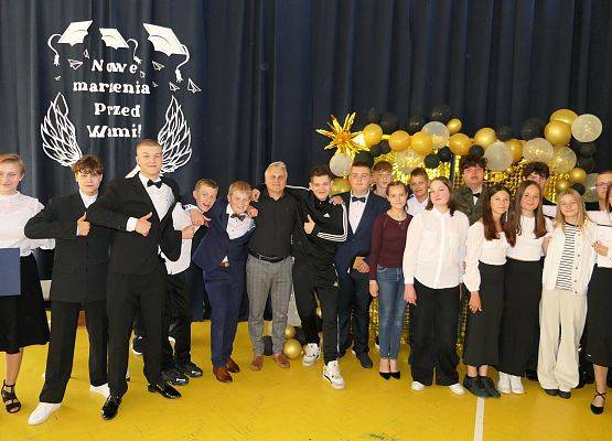 Grafika 42: Pożegnianie klasy ósmej