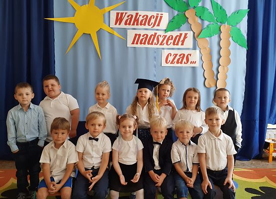 Grafika 2: UROCZYSTE ZAKOŃCZENIE ROKU W PRZEDSZKOLU