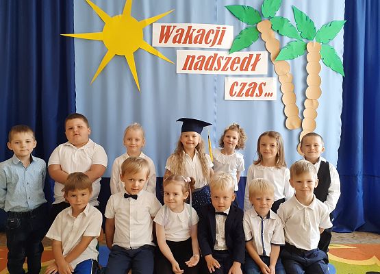 Grafika 1: UROCZYSTE ZAKOŃCZENIE ROKU W PRZEDSZKOLU