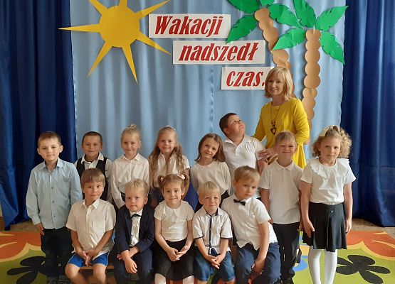 Grafika 15: UROCZYSTE ZAKOŃCZENIE ROKU W PRZEDSZKOLU