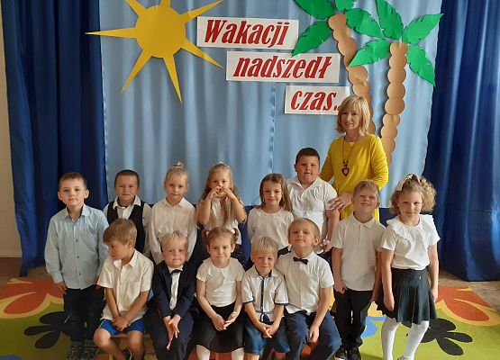 Grafika 16: UROCZYSTE ZAKOŃCZENIE ROKU W PRZEDSZKOLU