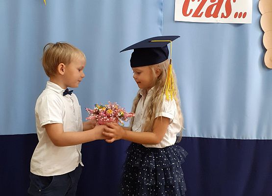 Grafika 18: UROCZYSTE ZAKOŃCZENIE ROKU W PRZEDSZKOLU