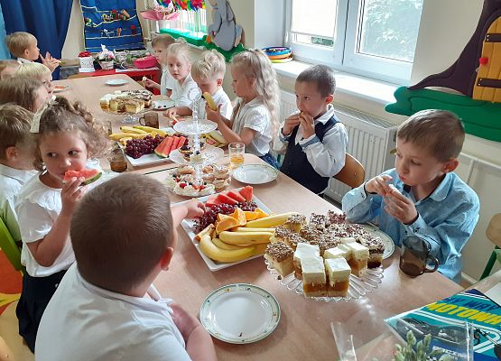 Grafika 20: UROCZYSTE ZAKOŃCZENIE ROKU W PRZEDSZKOLU