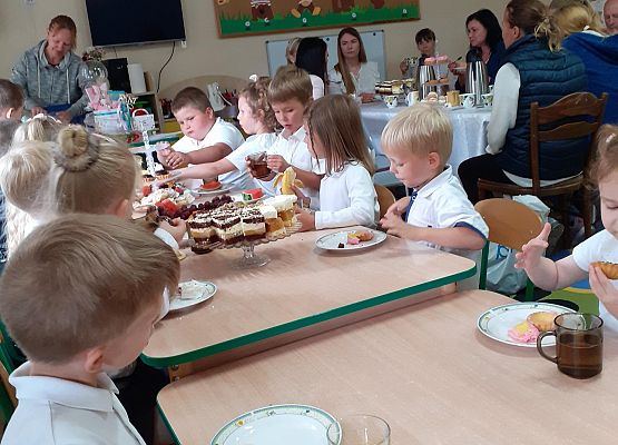 Grafika 22: UROCZYSTE ZAKOŃCZENIE ROKU W PRZEDSZKOLU