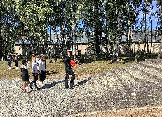 Grafika 2: OBCHODY 85 ROCZNICY PIERWSZEGO TRANSPORTU WIĘŹNIÓW DO OBOZU STUTTHOF