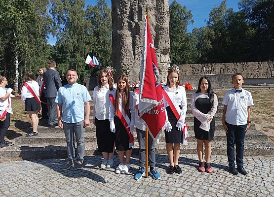 Grafika 6: OBCHODY 85 ROCZNICY PIERWSZEGO TRANSPORTU WIĘŹNIÓW DO OBOZU STUTTHOF