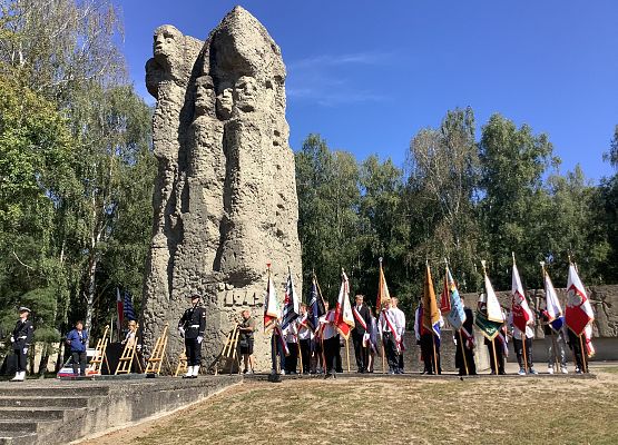 Grafika 1: OBCHODY 85 ROCZNICY PIERWSZEGO TRANSPORTU WIĘŹNIÓW DO OBOZU STUTTHOF