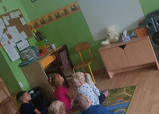 Grupa młodsza - Międzynarodowy Dzień Kropki