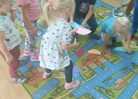 Grupa młodsza - Międzynarodowy Dzień Kropki