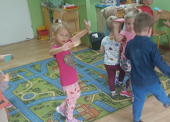 Grupa młodsza - Międzynarodowy Dzień Kropki