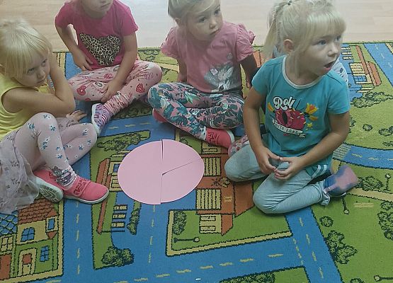 Grupa młodsza - Międzynarodowy Dzień Kropki