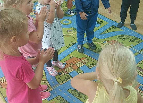 Grupa młodsza - Międzynarodowy Dzień Kropki