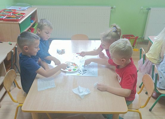 Grupa młodsza - Międzynarodowy Dzień Kropki