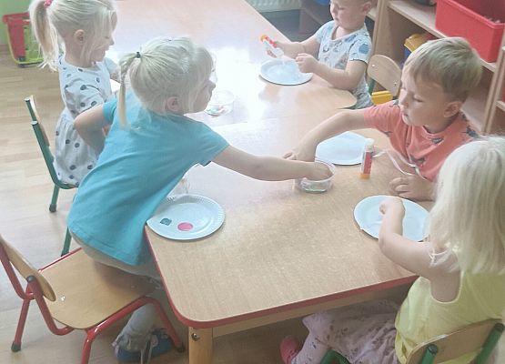 Grupa młodsza - Międzynarodowy Dzień Kropki