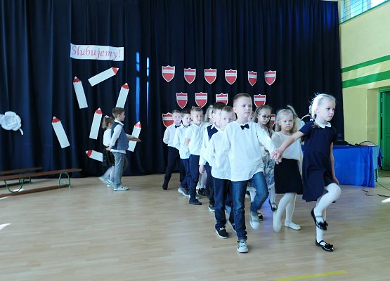 Ślubowanie klas pierwszych w Zespole Szkół w Garczegorzu 18.10,2024 rok.