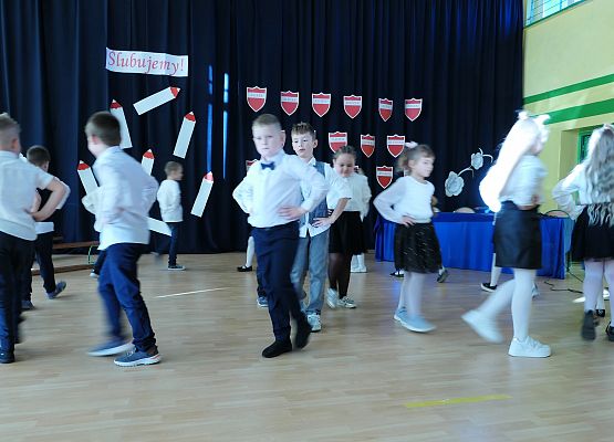 Ślubowanie klas pierwszych w Zespole Szkół w Garczegorzu 18.10,2024 rok.