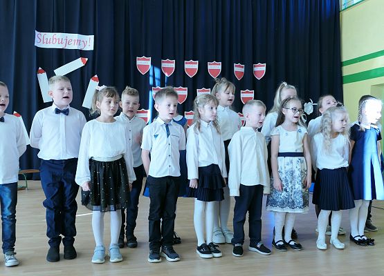 Ślubowanie klas pierwszych w Zespole Szkół w Garczegorzu 18.10,2024 rok.