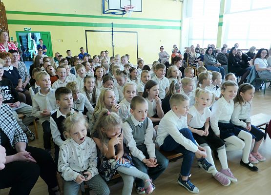 Ślubowanie klas pierwszych w Zespole Szkół w Garczegorzu 18.10,2024 rok.