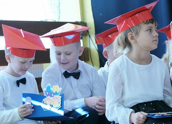 Ślubowanie klas pierwszych w Zespole Szkół w Garczegorzu 18.10,2024 rok.