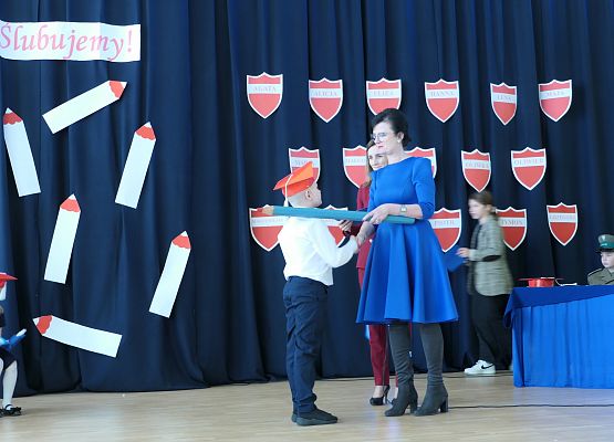 Ślubowanie klas pierwszych w Zespole Szkół w Garczegorzu 18.10,2024 rok.