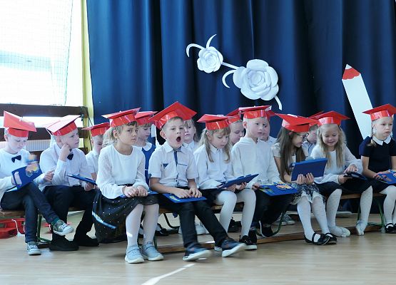 Ślubowanie klas pierwszych w Zespole Szkół w Garczegorzu 18.10,2024 rok.