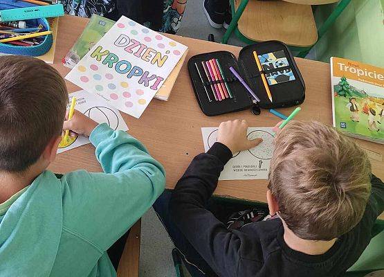 Grafika 11: DZIEŃ KROPKI - W KLASIE III