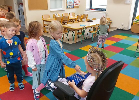 Grafika 3: Nasi Solenizanci  z września