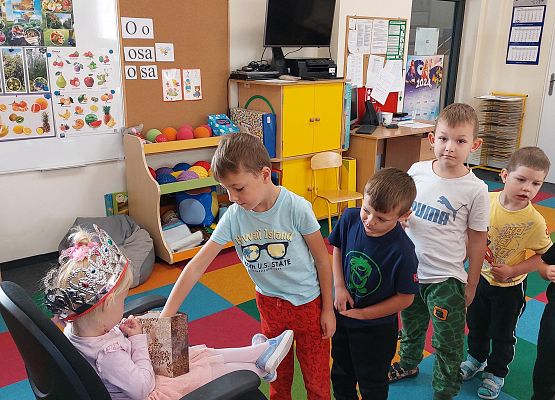 Grafika 7: Nasi Solenizanci  z września