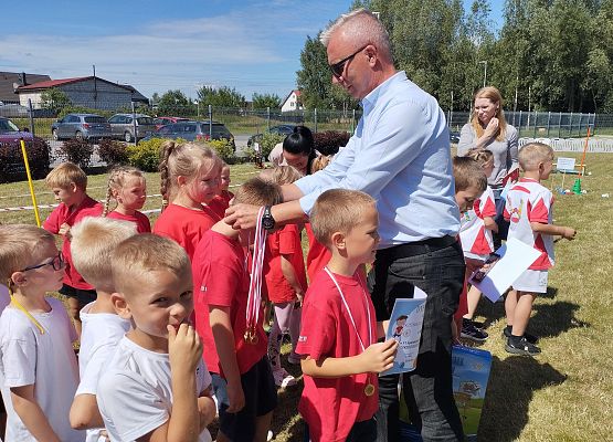 Grafika 2: Przedszkolna olimpiada sportowa