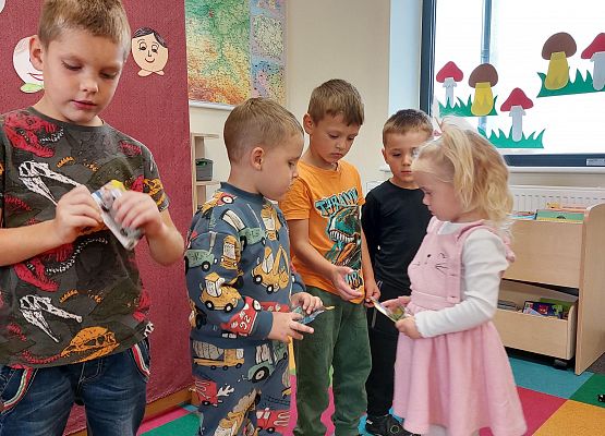 Grafika 5: DZIEŃ CHŁOPAKA