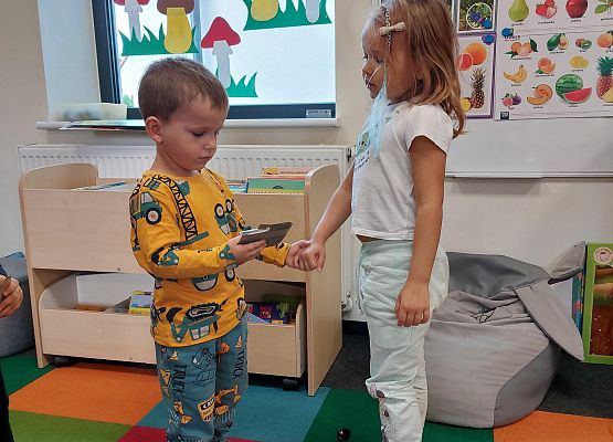 Grafika 7: DZIEŃ CHŁOPAKA