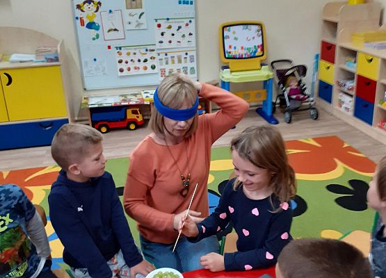 Grafika 31: ZABAWY Z OWOCAMI