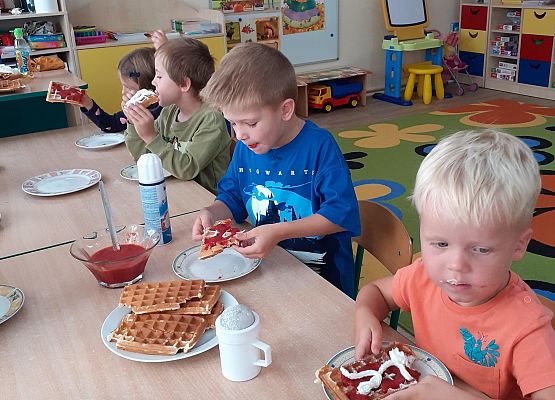 Grafika 2: SMACZNIE I ZDROWO