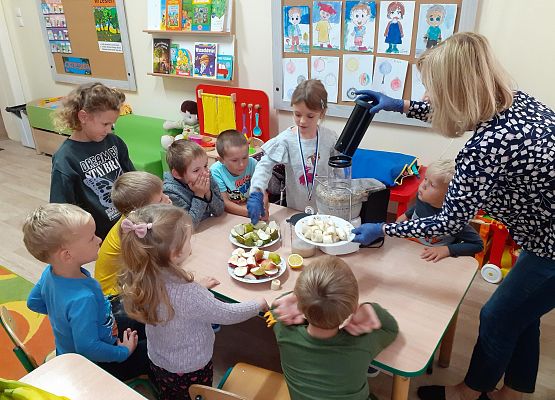 Grafika 1: SMACZNIE I ZDROWO