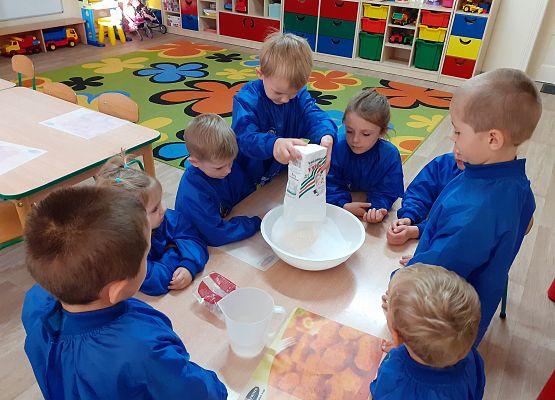 Grafika 3: ĆWICZYMY SPRAWNOŚĆ MANUALNĄ RĄK