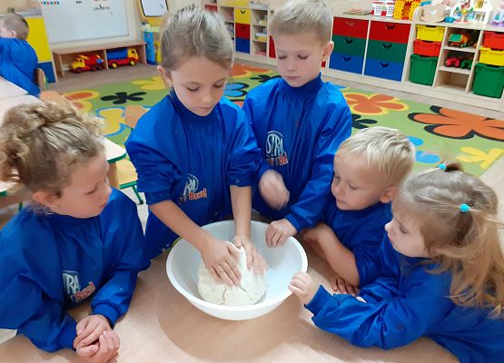 Grafika 7: ĆWICZYMY SPRAWNOŚĆ MANUALNĄ RĄK