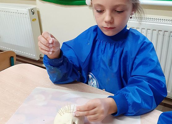 Grafika 13: ĆWICZYMY SPRAWNOŚĆ MANUALNĄ RĄK