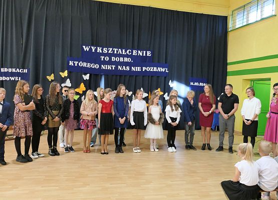 Uroczystość z okazji Dnia Nauczyciela w szkolew Garczegorzu.