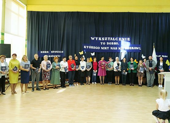 Uroczystość z okazji Dnia Nauczyciela w szkolew Garczegorzu.