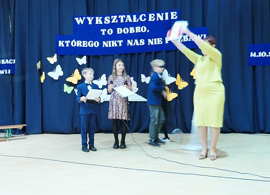 Uroczystość z okazji Dnia Nauczyciela w szkolew Garczegorzu.