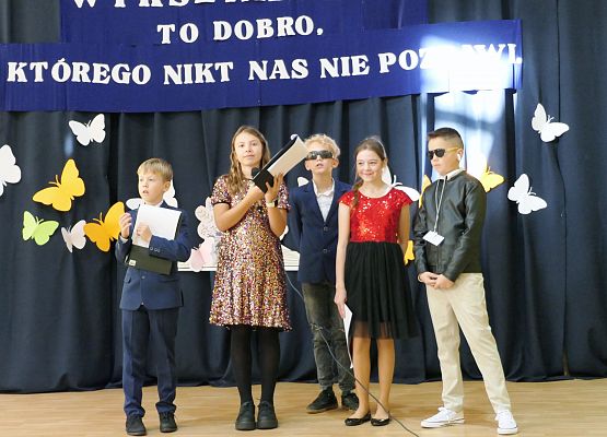 Uroczystość z okazji Dnia Nauczyciela w szkolew Garczegorzu.