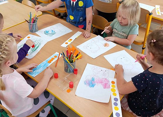 Grafika 9: Międzynarodowy Dzień Kropki w przedszkolu