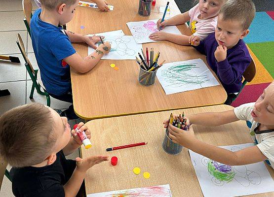 Grafika 3: Międzynarodowy Dzień Kropki w przedszkolu