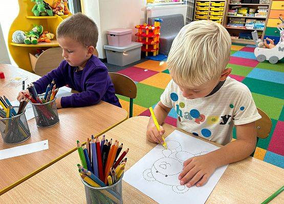 Grafika 4: Międzynarodowy Dzień Kropki w przedszkolu